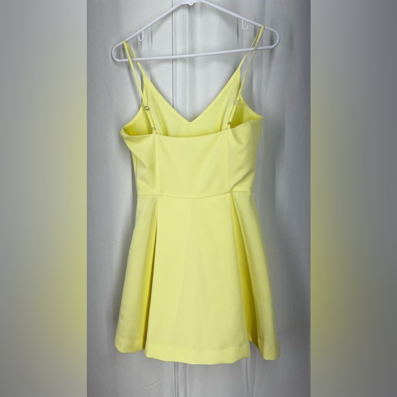 GB light yellow women’s mini dress sleeveless - Picture 8 of 14